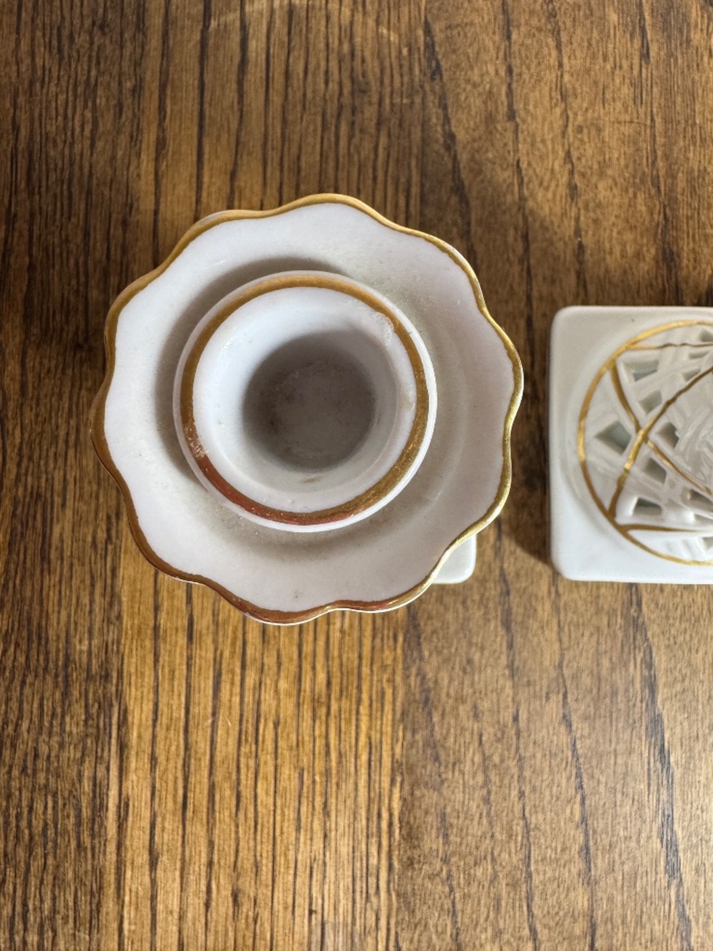 Vintage Lipper Mann Creations White Porcelain Candlestick Holders Set of 2 - Picture 3 of 11
